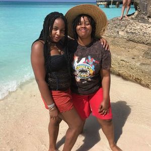 Meet your Posher, Arielle